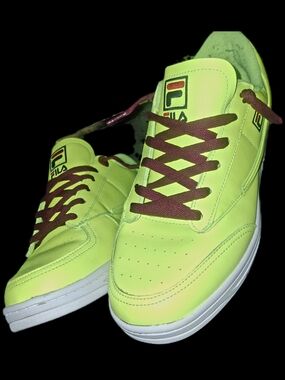 FILA Men's Neon Lime Sneakers with Burgundy Laces